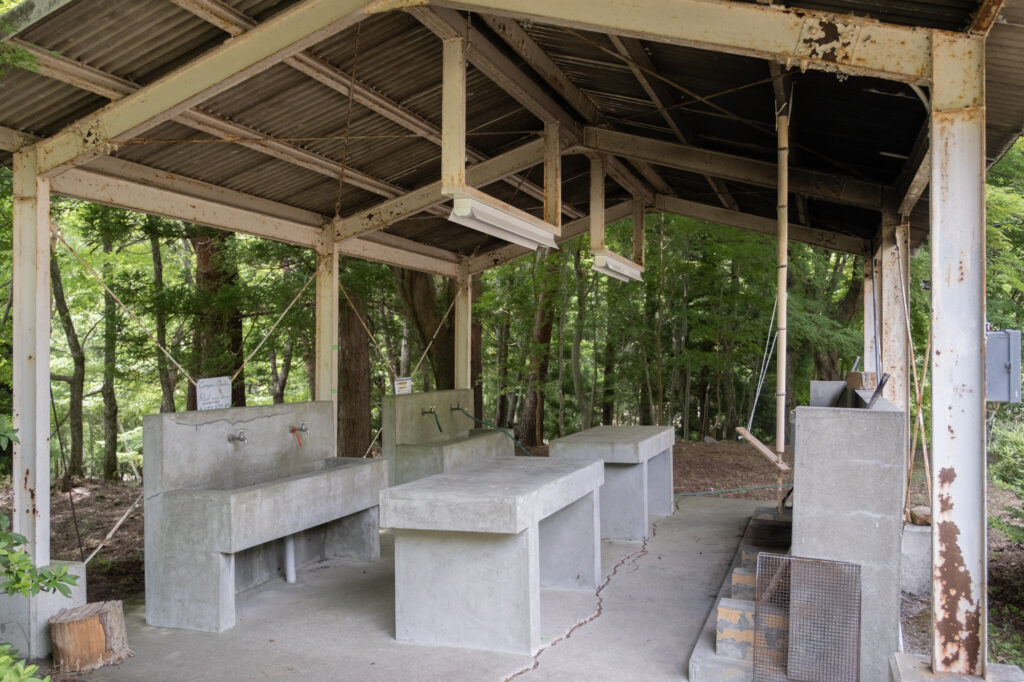炊飯棟（山小屋横）